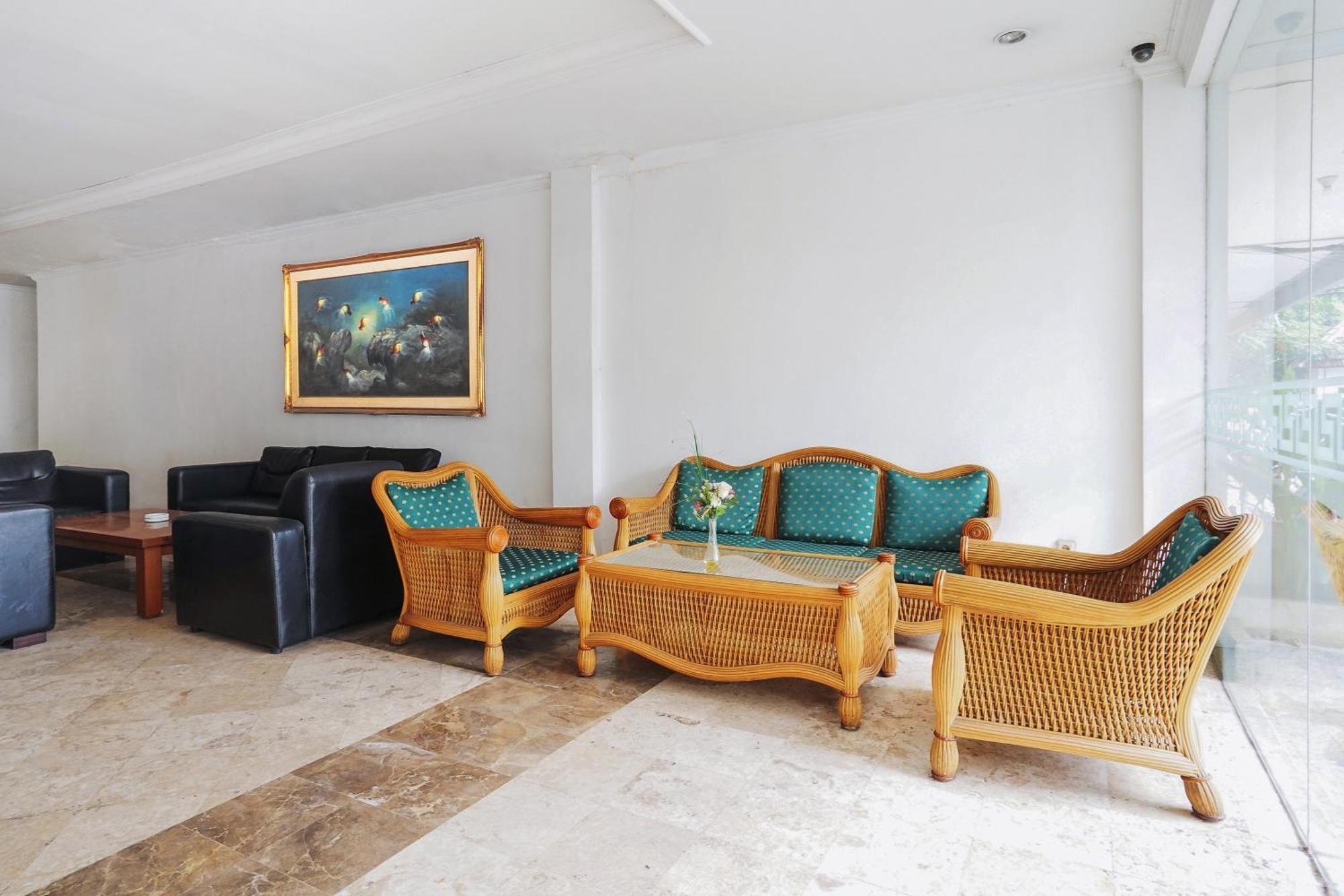 โอโย 252 อิสตานา เปอร์มาตา งาเกล Hotel สุราบายา ภายนอก รูปภาพ